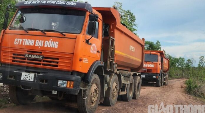 Rầm rộ công trường khai thác đất, đá trái phép ở Đắk Lắk