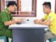 Đâm vào xe CSGT rồi khóa cửa ô tô bỏ trốn khỏi hiện trường