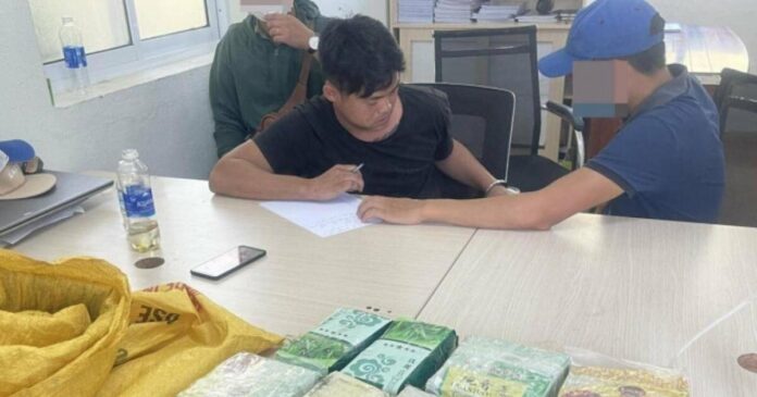 Chặn xe trước hầm Mũi Trâu bắt ông trùm cùng