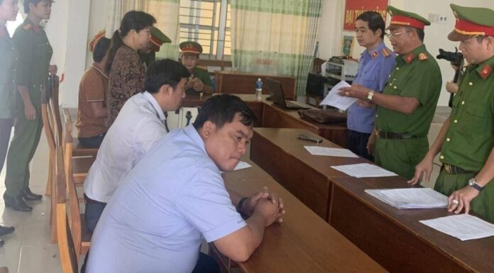 Xây trụ sở, chủ tịch xã móc ngoặc nhà thầu rút ruột 1,3 tỷ đồng