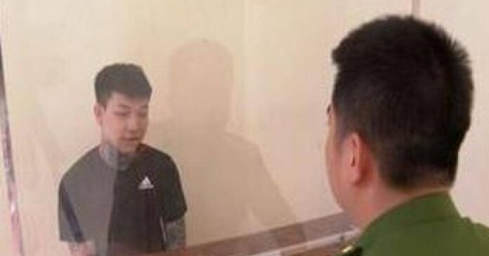 Bắt nhóm đối tượng chạy xe máy mang hung khí,