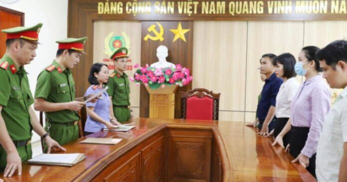 Bắt thêm một nữ giám đốc tài chính