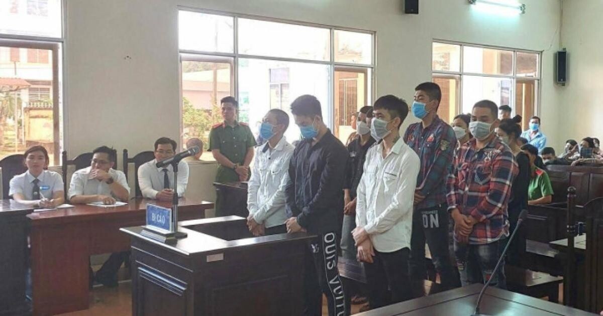Tuyên án nhóm thanh, thiếu niên giết người vì nhìn đểu