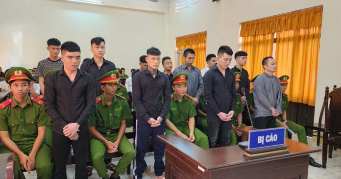 12 thanh niên ở Phú Quốc lĩnh 309 tháng tù