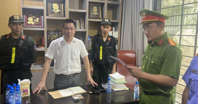 Khởi tố bị can, bắt tạm giam Chủ tịch Công