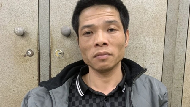 Khởi tố gã thanh niên bắt hai cô gái làm