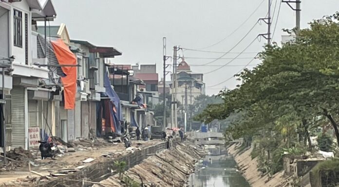 Thị trấn Thường Tín tập trung xử lý vi phạm tại kênh Tây giai đoạn 2