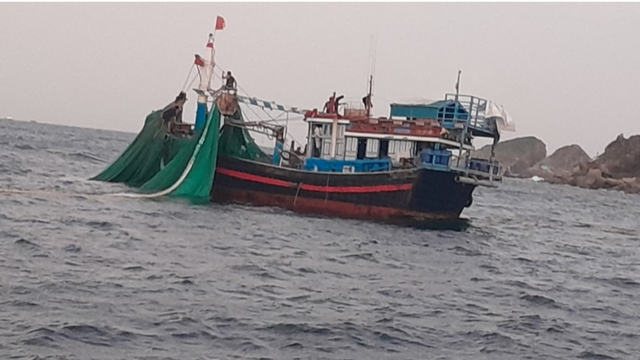 Đánh bắt trong khu bảo tồn biển, hai chủ tàu