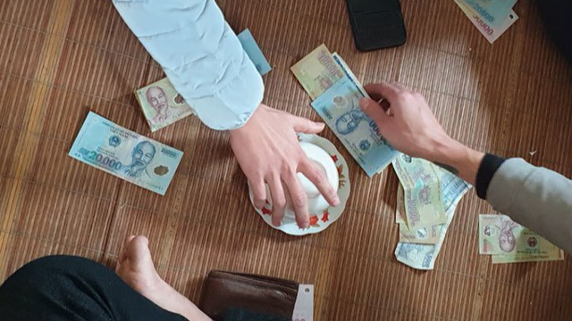 Xô xát trong sới “xóc đĩa”, chú cháu mang dao